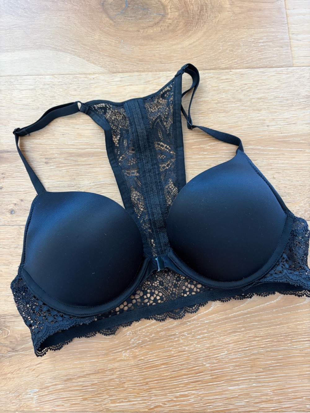 Black Lace Studded Front-Closure Push-Up Bra - Women Intimates